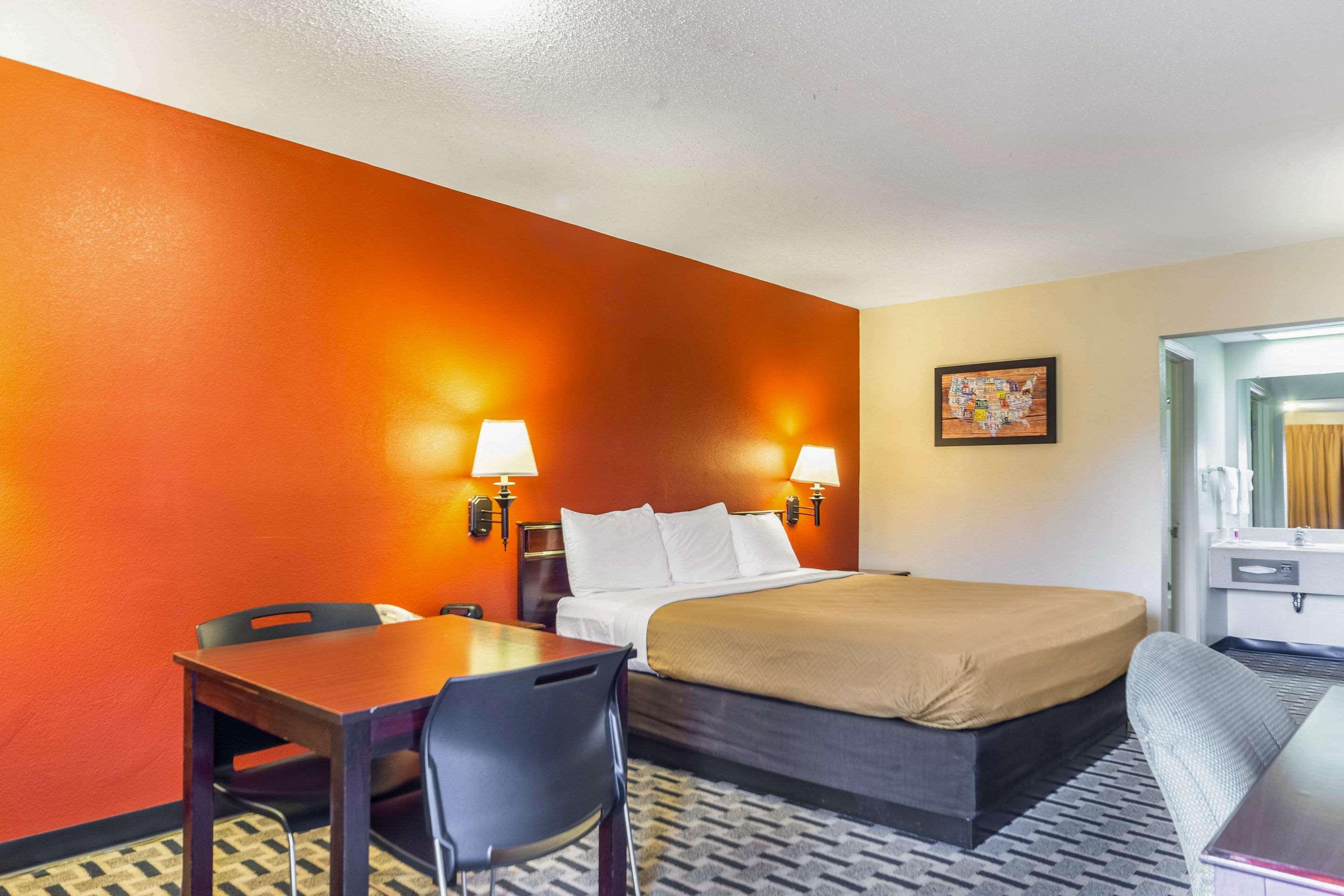 Lodge Econo